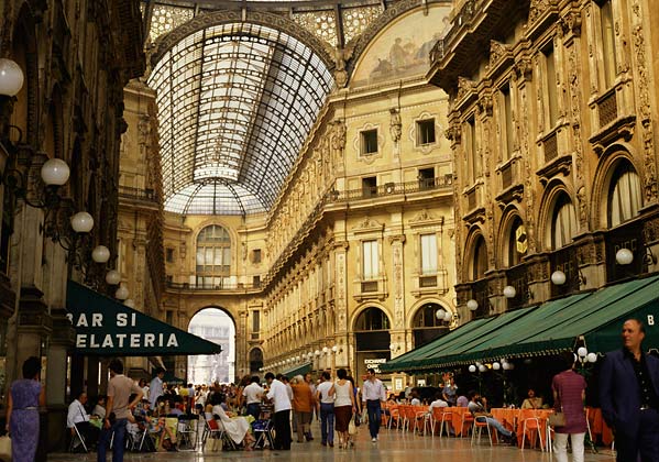 milan-indoor-shopping